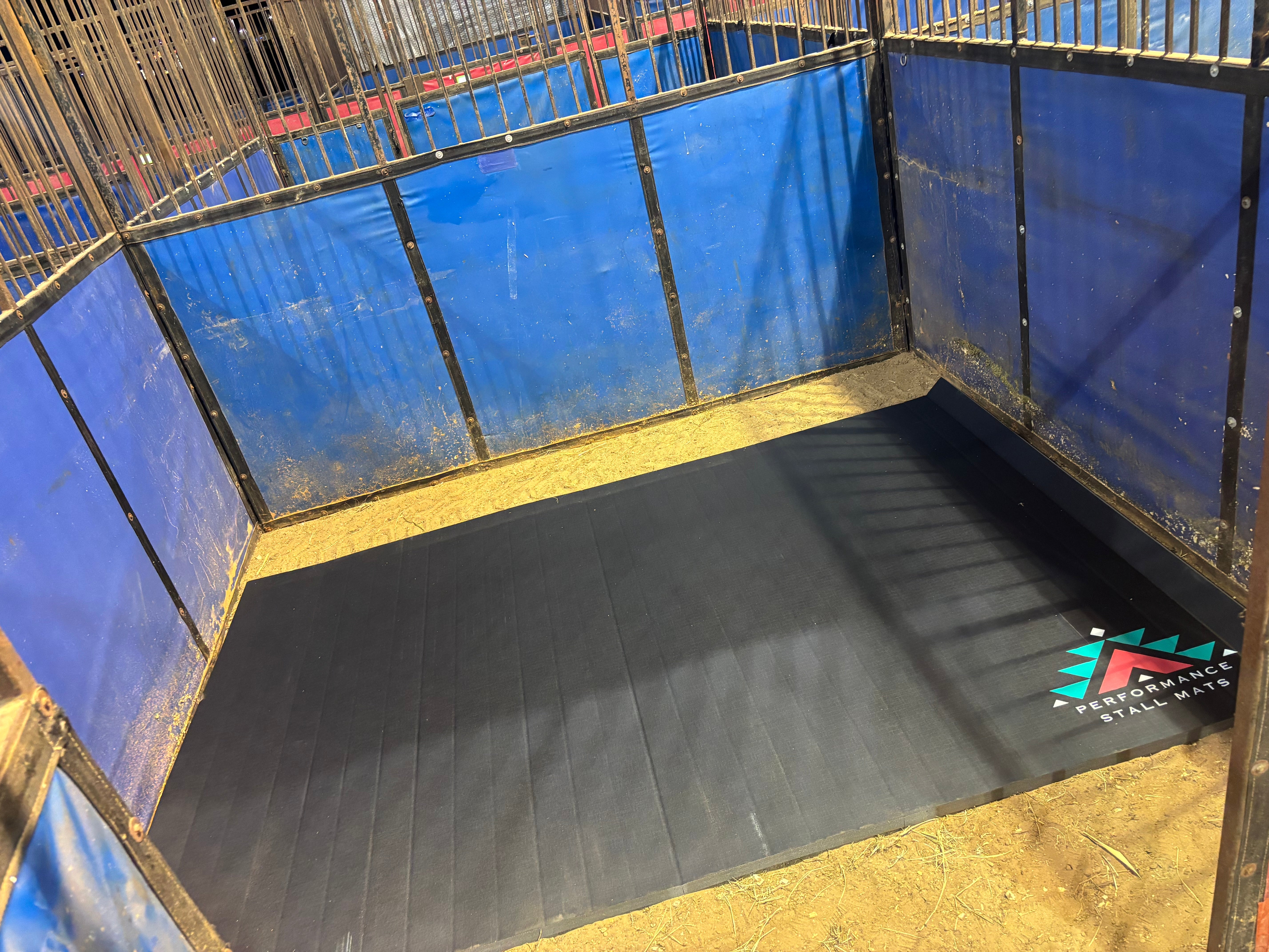 Portable Stall Mat Black 6x9