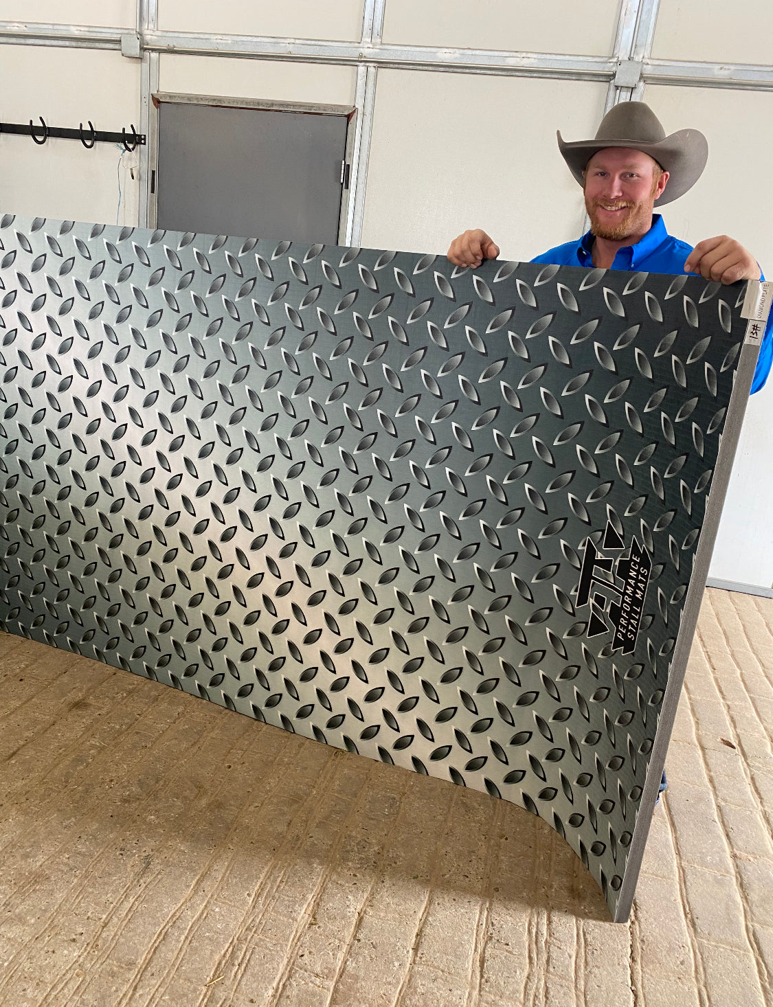 Diamond Plate Design 5x10 Portable Stall Mat – Lightweight Roll-Up Mat for Horse Stalls, Events, and Trailers
